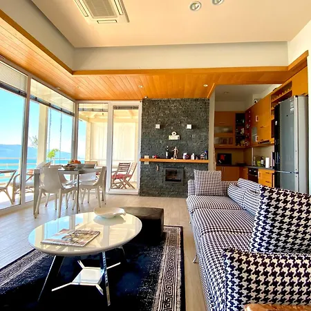 Eka Luxury Beachfront فلورا