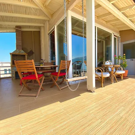 Eka Luxury Beachfront شقة فلورا