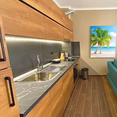Eka Luxury Beachfront Apartments Lejlighed