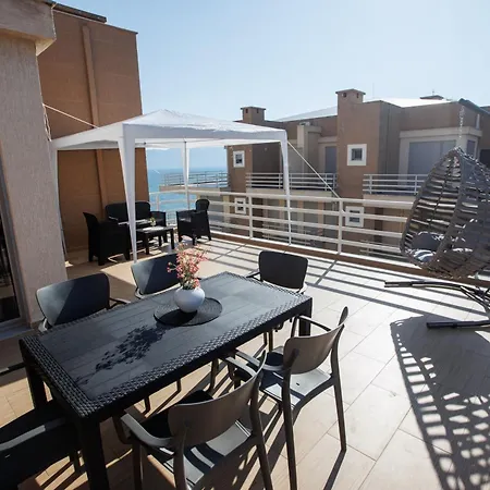 Eka Luxury Beachfront Apartments Lejlighed *
