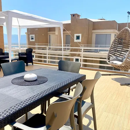 شقة Eka Luxury Beachfront فلورا
