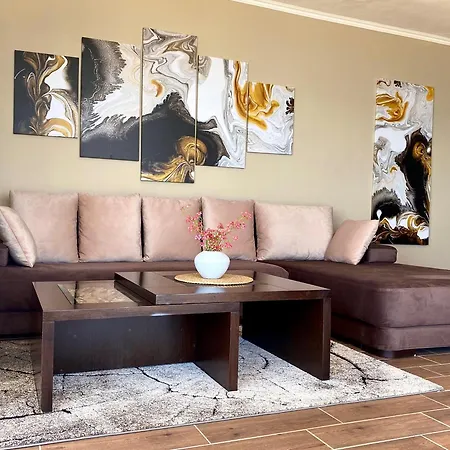 Eka Luxury Beachfront Apartments Lejlighed *