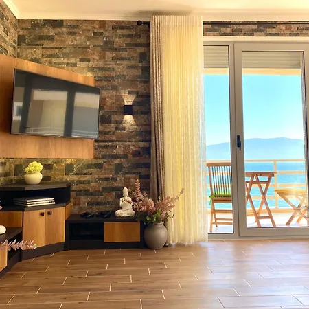Lejlighed Eka Luxury Beachfront Apartments Vlorë