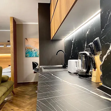 Eka Luxury Beachfront Apartments *