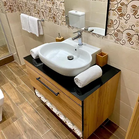 Lejlighed Eka Luxury Beachfront Apartments Vlorë